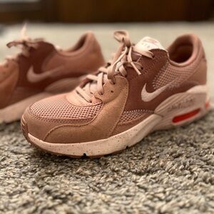 Nike Air Max Women's 7 Sneakers - Whisper Rose / Oxford White like new condition